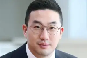 구광모 “中 경쟁사 투자, 우리의 3~4배… 경쟁력 강화해야”