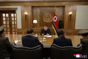 “핵으로만 평화 유지” 김정은, 핵포기 불가 재차 못 박아