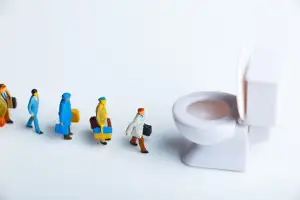 ‘이런 소변’ 본다면? 즉시 검사받으세요…“치매 위험 37% 더 높아”