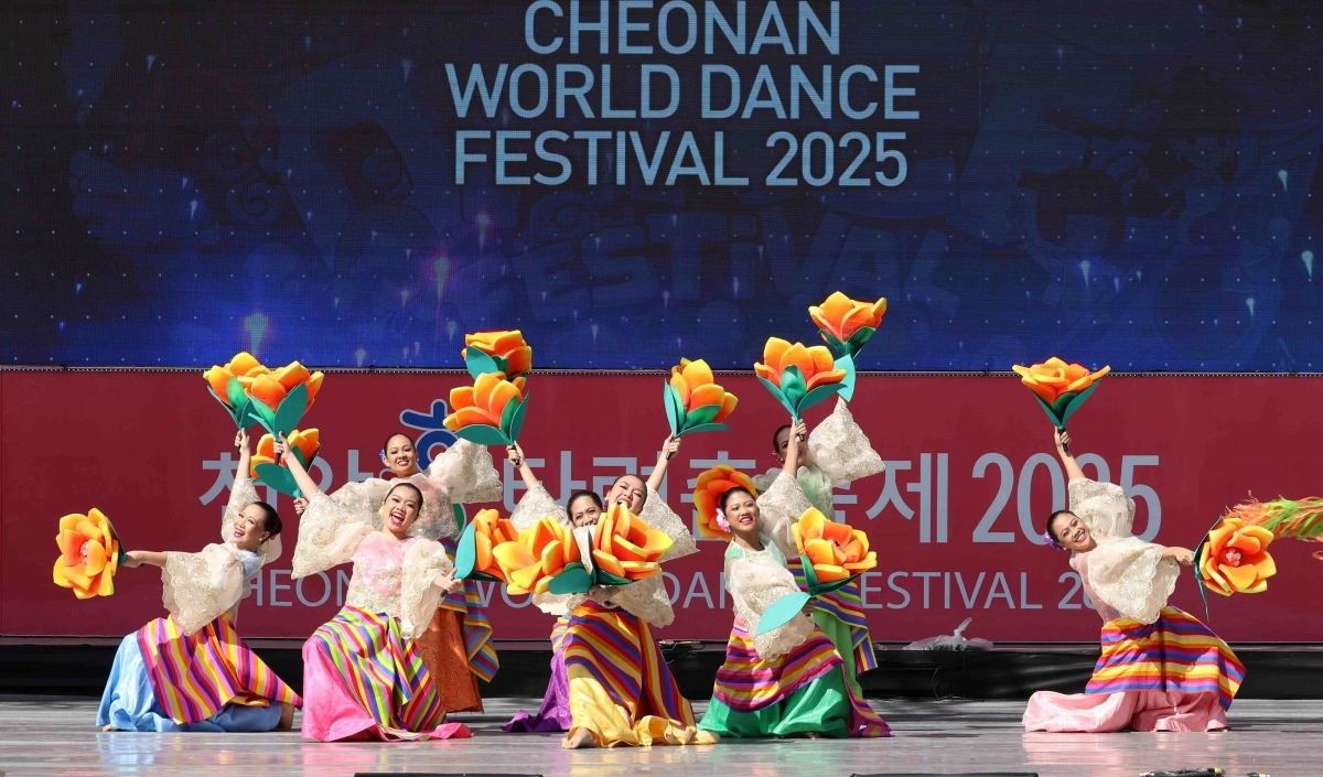 ‘천안 흥타령춤축제 2025’ 댄스 경연대회가 열리고 있다. 천안시 제공