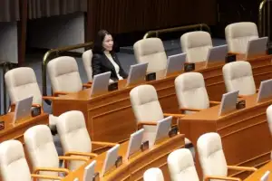 [포토] ‘무제한토론 지켜보는’ 이진숙 방송통신위원장