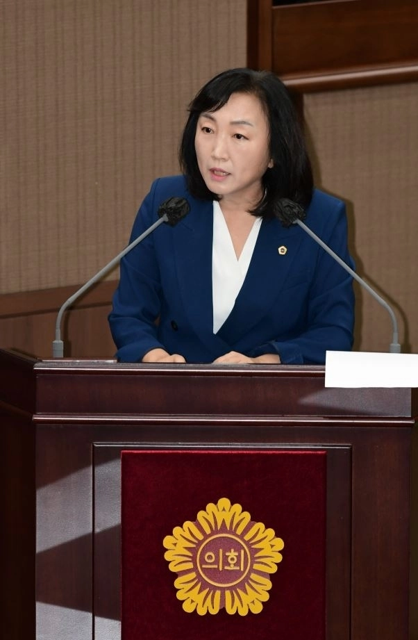 질의하는 이영실 의원