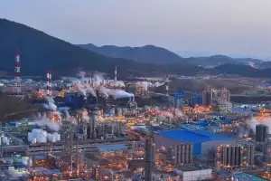 여수 석유화학산업, 체감경기 악화 전망