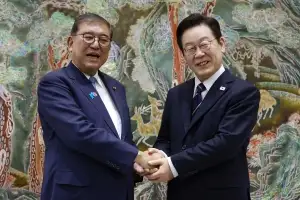 李-이시바, 부산서 다시 맞잡은 손…‘셔틀외교’ 활성화 공감대