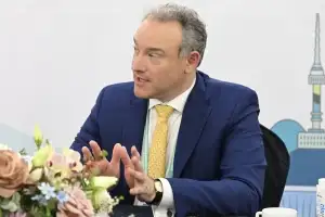 “한국 신기술 속도 세계 최고 수준… AI 확산에 소외된 계층 배려 필요”