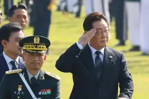 李대통령 “군대가 국민에 총 겨눠선 안돼…전작권 회복할 것” [포착]