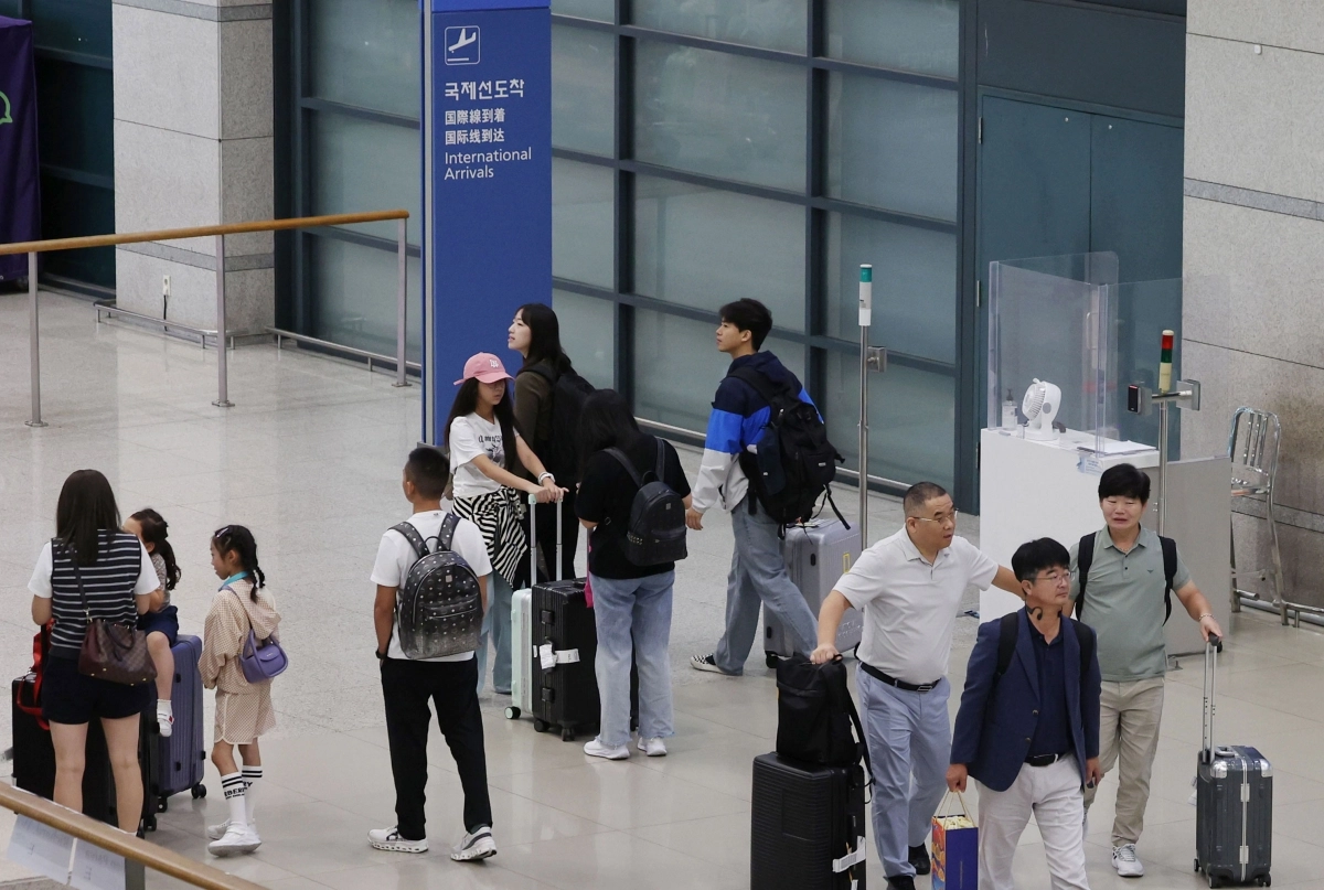 중국 단체관광객 무비자 입국 첫날