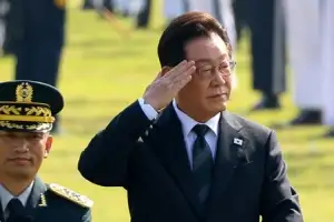 [포토] ‘국군의 날’ 거수경례하는 이재명 대통령
