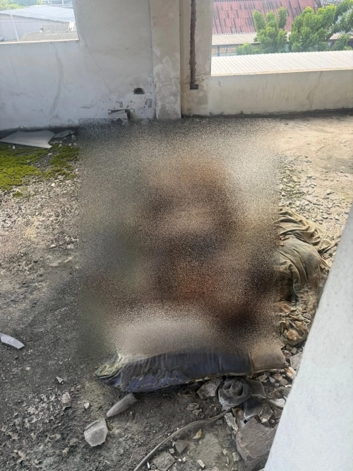 태국의 한 남성이 잃어버렸다가 되찾은 휴대전화에서 발견한 백골 시신 사진. 페이스북 캡처