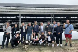 이오수 경기도의원, 국제첨단농업전문학교와 송영신 목장 현장견학 동행