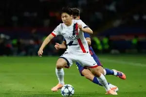 아 골대여!…이강인, 골대 맞히는 불운 속 PSG, 바르셀로나에 짜릿한 역전승