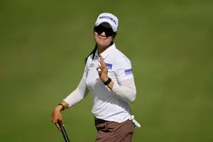 디펜딩 챔피언 김아림, LPGA 롯데 챔피언십 첫날 버디 6개로 공동 5위…황유민, 박성현은 공동 8위