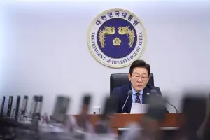 李대통령 “대한민국 기본시스템 붕괴…공직기강 전반 살펴야”