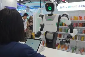 중국, 기술인재 유치 ‘K비자’ 시작… 구직 지친 청년 반발도 폭주
