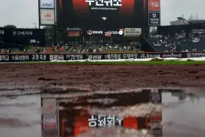 3일 예정 KIA-삼성 프로야구 취소…와일드카드 결정전 1차전 6일로 연기