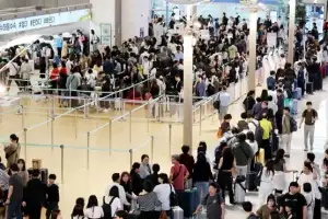 [포토] 황금연휴 시작… 해외로 떠나는 여행객들