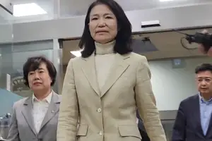‘석방’ 이진숙 “경찰 폭력적 행태”…경찰 “法, 체포 적법성은 인정”