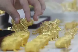 “금값이 진짜 미쳤어요” 사상 최초 4000달러 돌파