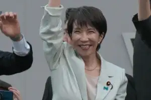 ‘강경 보수’ 차기 日총리, 야스쿠니 참배는 보류