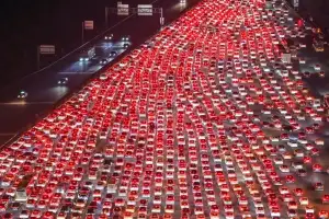 中 국경절 귀경차량 인산인해