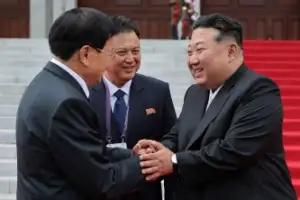 [포토] 북한 김정은의 라오스 국가주석 환영의식