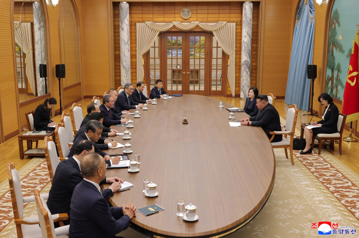 김정은, 리창 중국 총리 접견