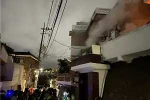 종로 2층 주택서 불… 남편 숨지고 아내 화상