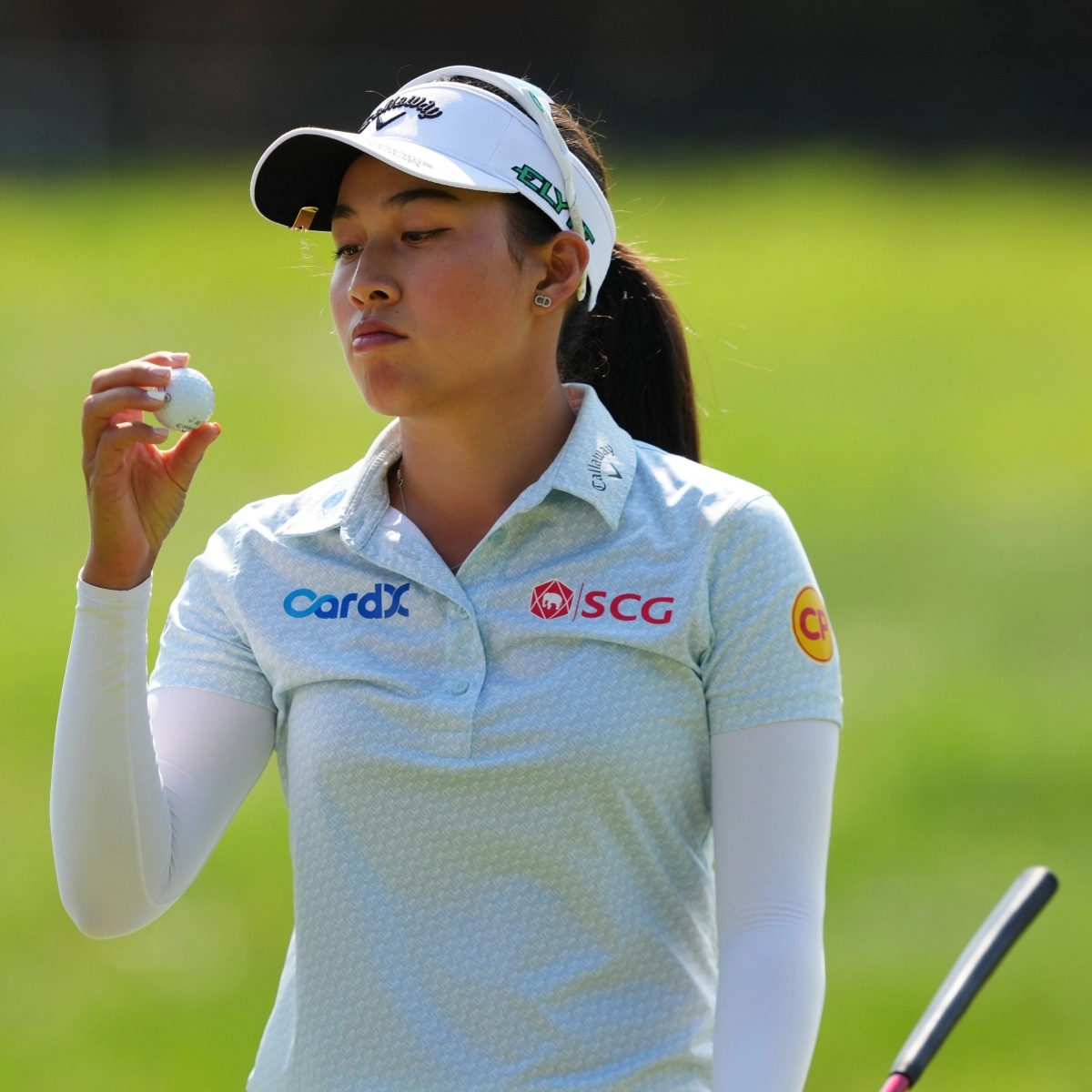 지노 티띠꾼이 지난달 15일 미국 오하이오주 해밀턴 타운십 TPC 리버스벤드(파72)에서 막을 내린 LPGA 투어 크로거 퀸시티 챔피언십 최종전 4라운드에서 퍼트 한 뒤 공을 바라보고 있다. LPGA 제공