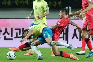 “카스트로프·박진섭 동반 기용도 고려해야”…중원과 스리백 사이, 홍명보호 과제는 ‘간격’