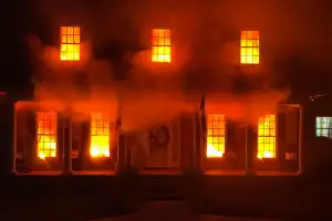 “신고하지는 마세요”…매일 오후 8~10시 ‘집 불탄다’는 주인, 무슨 일