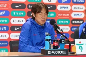 홍명보호 살아날까…  수비형 미드필더 ‘반전 카드’