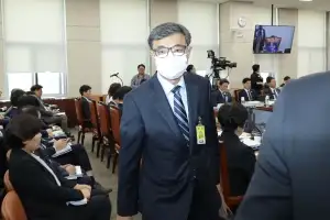 국감장에서 얼굴 공개 거부한 진화위 국장…2년 연속 ‘퇴장’