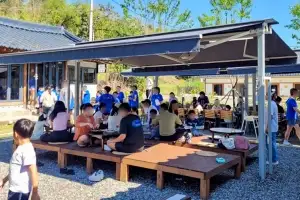 인기 식당 된 농촌 빈집…창녕 ‘산토끼밥상’ 나들이객 북적북적