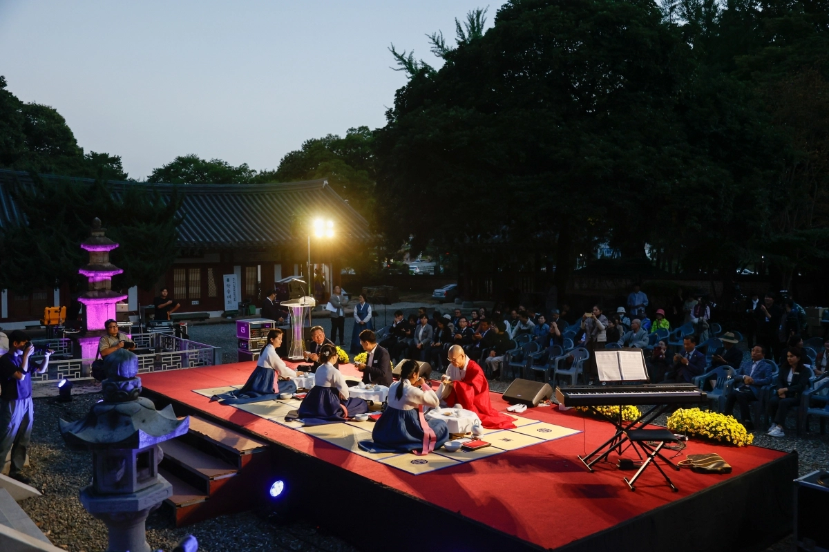 ‘제7회 동북아 차역사문화산업축전’이 오는 17일부터 18일까지 순천만국가정원 일원과 국립순천대학교 박물관에서 열린다.