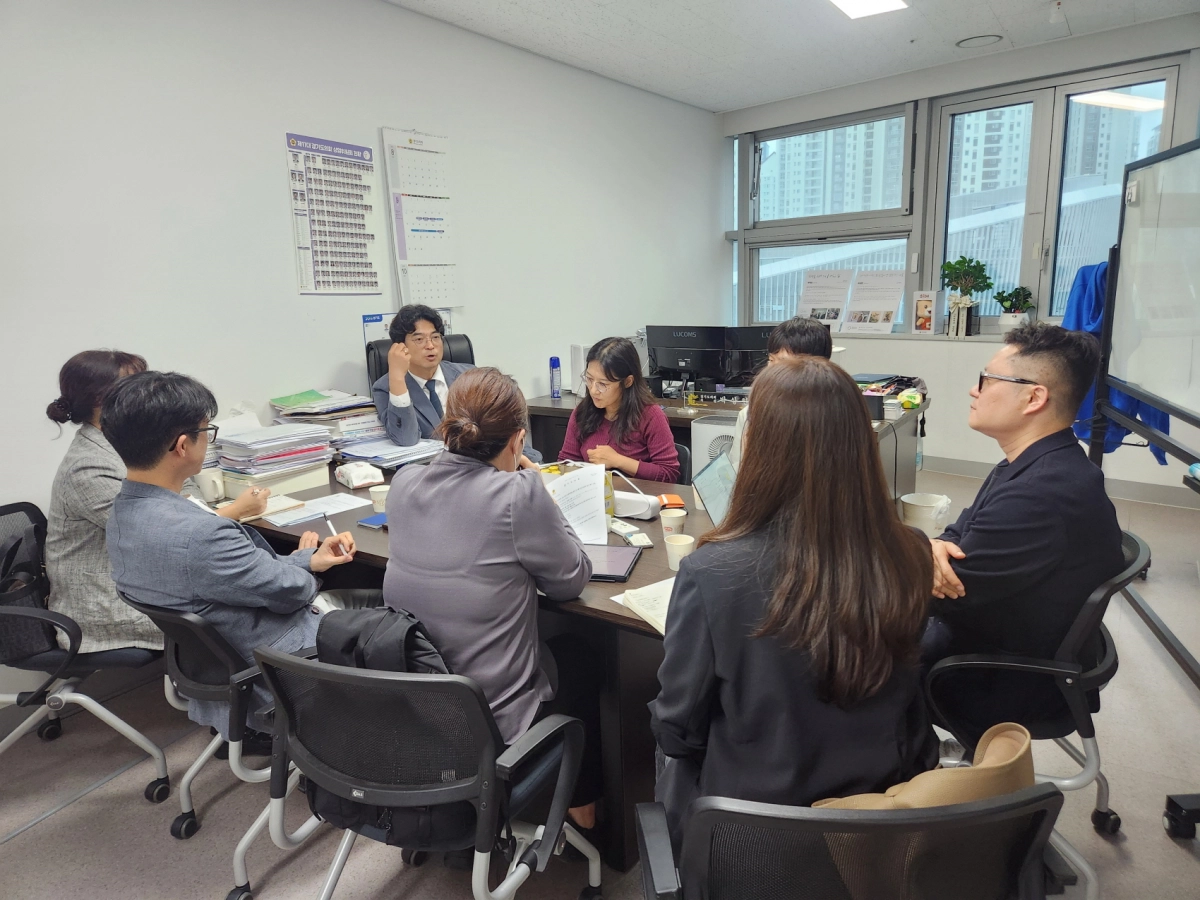 박상현 의원이 10월 13일 ‘연구 거버넌스 TF’ 첫 회의에서 경기도 연구개발(R&amp;D) 시스템 혁신 방안을 논의하고 있다. (사진=경기도의회)