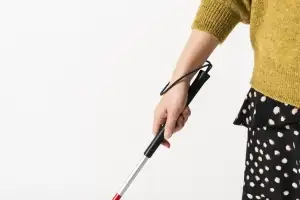 ‘시각장애인’이 멀쩡히 눈 떴다…수억원 복지혜택 토해낸 伊 70대