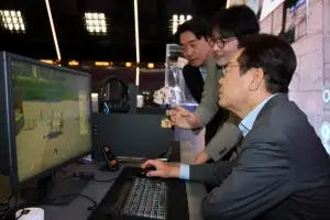 [포토] ‘K-게임 체험’ 이재명 대통령