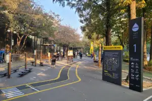 ‘손 자전거 타고, 징검다리 건너고’…서울시, 내년까지 ‘어르신 놀이터’ 25곳 만든다