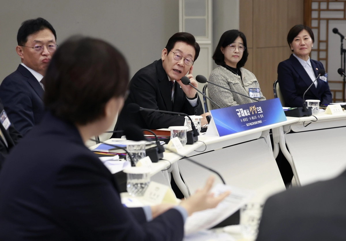 발언 듣는 李대통령