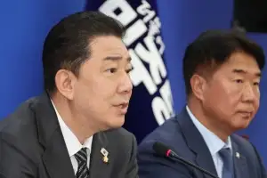 與, 사법개혁특위안에 ‘재판소원’ 제외…법안 발의 후 공론화