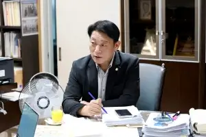 “늘 구민 곁에서
의회 질적 도약”