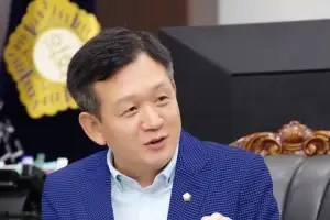 “초심 잃지 않고 
현장 소통 집중”