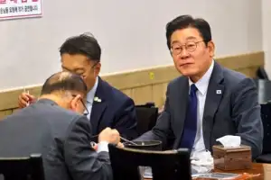 [포토] 일산시장서 점심식사 하는 이재명 대통령