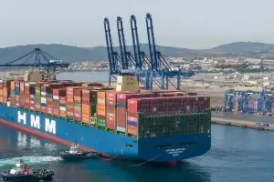 부산  ‘해운기업 이전 추진위’ 구성...부산시·상의 맞손