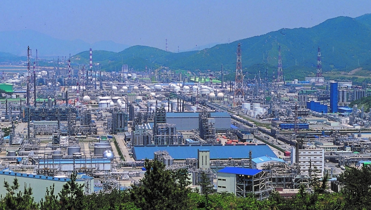 사진은 석화 기업이 포진한 여수국가산업단지 전경. 서울신문 DB