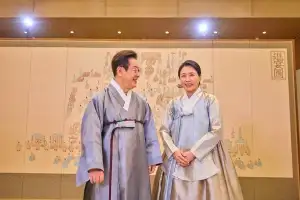 김혜경 여사, ‘한복의 날’ 맞아 “국내외 무대서 한복 품격 알릴 것”