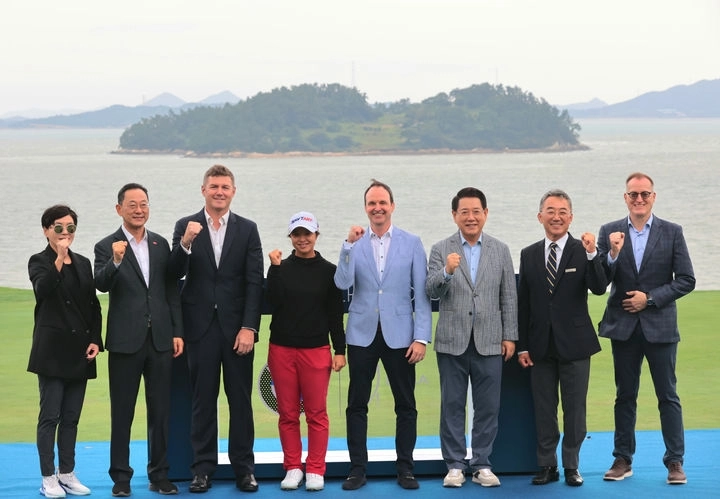 전남 해남 파인비치골프링크스에서 열린 ‘미국여자프로골프(LPGA) BMW 레이디스 챔피언십’ 시상식. 해남군 제공