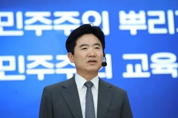 김대중 전남교육감이 전교조가 재산 증식 등의 이유로 자신을 고발한 사안에 대해 “가짜뉴스로 엄정하게 대처하겠다”는 입장을 보이고 있다.