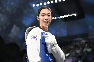 여자부 노메달 굴욕 씻는다…파리 영웅 김유진·체급 바꾼 장준, 세계태권도선수권 출격