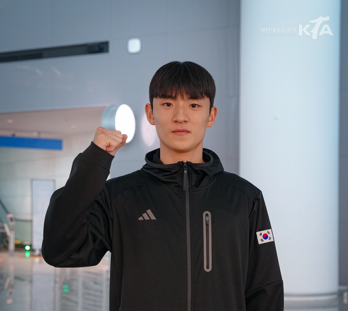 한국 태권도 국가대표 배준서가 21일 인천국제공항을 통해 출국하고 있다. 대한태권도협회 제공